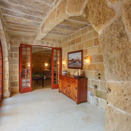 Il-Veduta Holiday Farmhouse With Sunny Private Pool In Island Of Gozo Għarb Eksteriør bilde