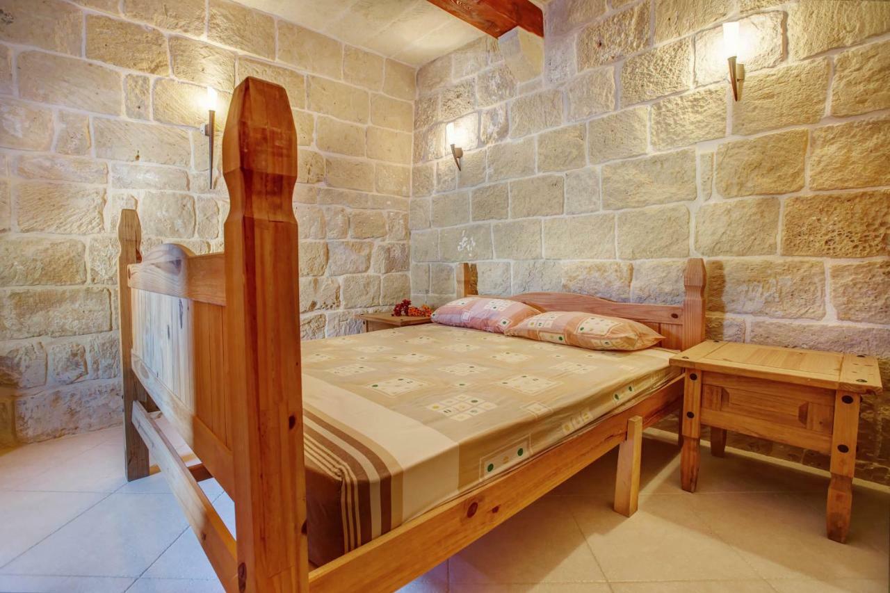 Il-Veduta Holiday Farmhouse With Sunny Private Pool In Island Of Gozo Għarb Eksteriør bilde