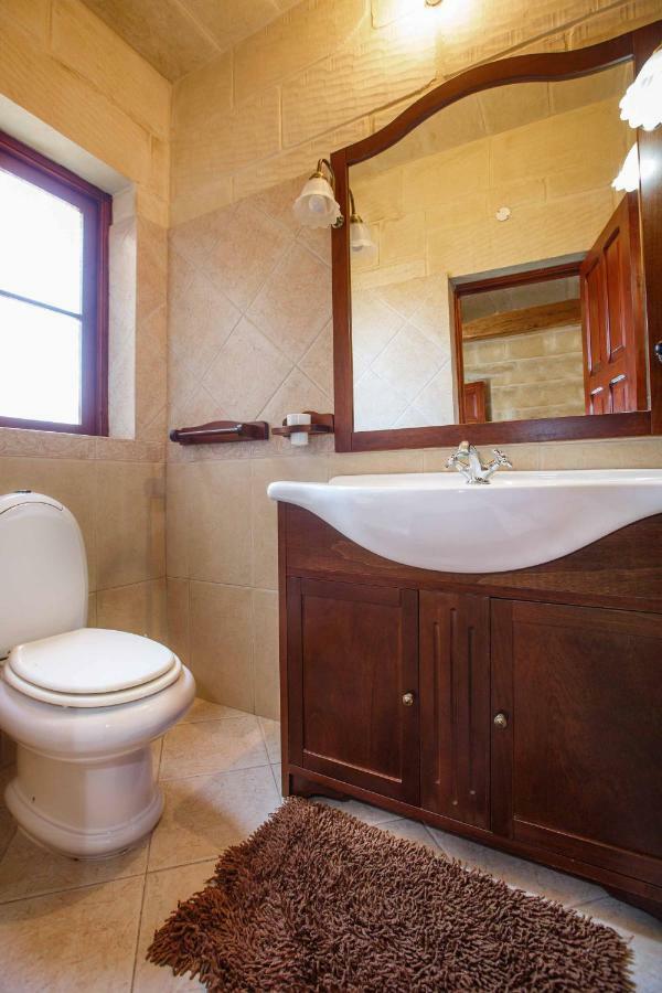 Il-Veduta Holiday Farmhouse With Sunny Private Pool In Island Of Gozo Għarb Eksteriør bilde
