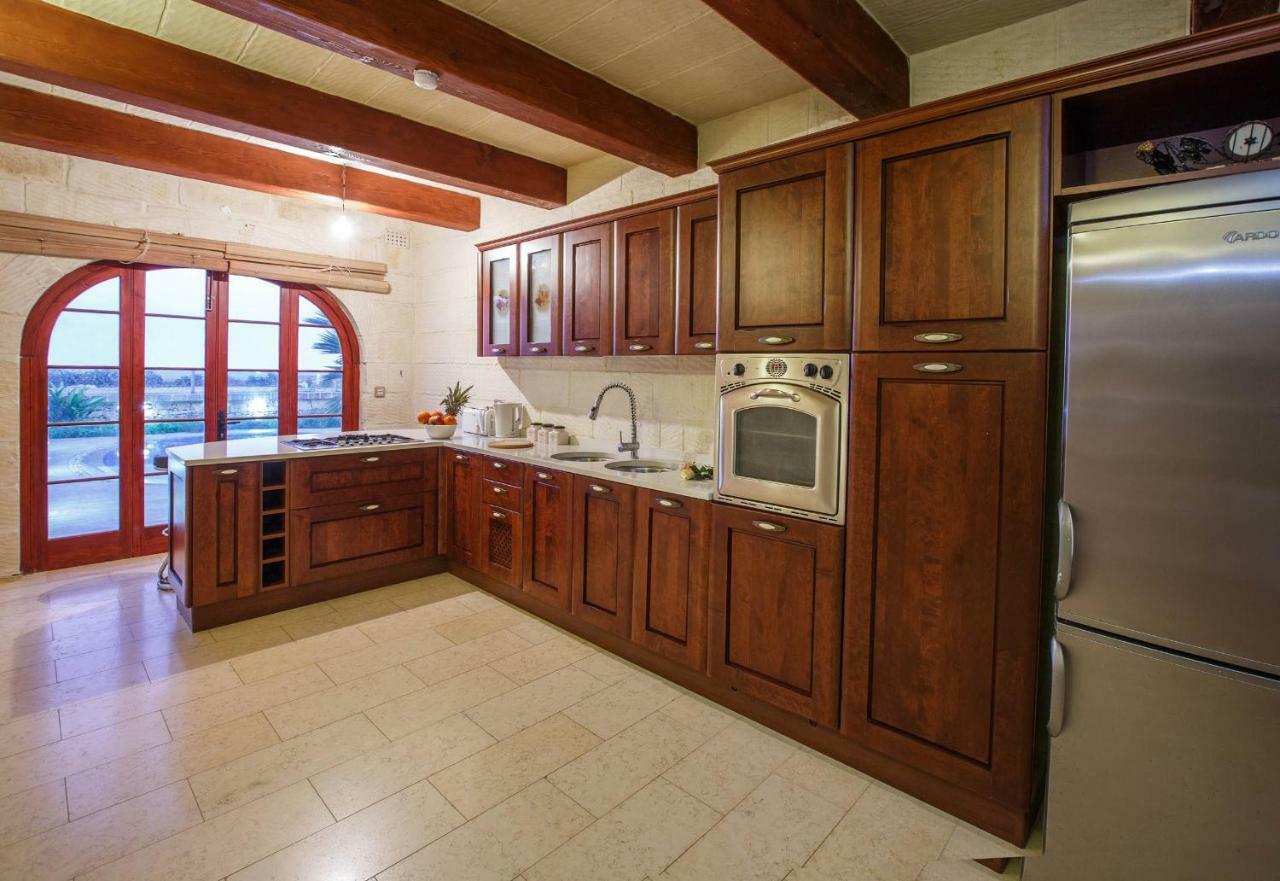 Il-Veduta Holiday Farmhouse With Sunny Private Pool In Island Of Gozo Għarb Eksteriør bilde