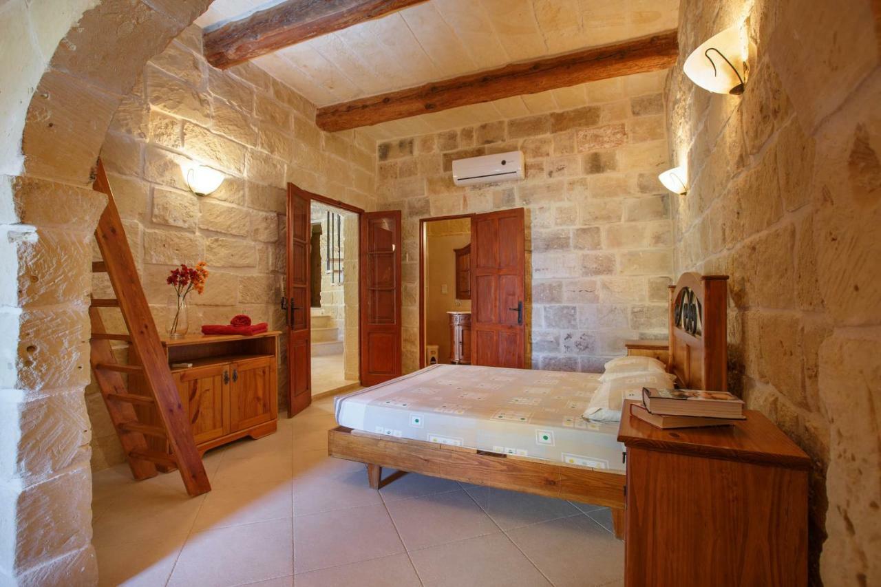 Il-Veduta Holiday Farmhouse With Sunny Private Pool In Island Of Gozo Għarb Eksteriør bilde