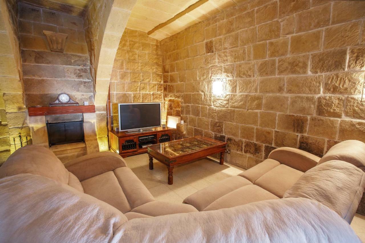 Il-Veduta Holiday Farmhouse With Sunny Private Pool In Island Of Gozo Għarb Eksteriør bilde