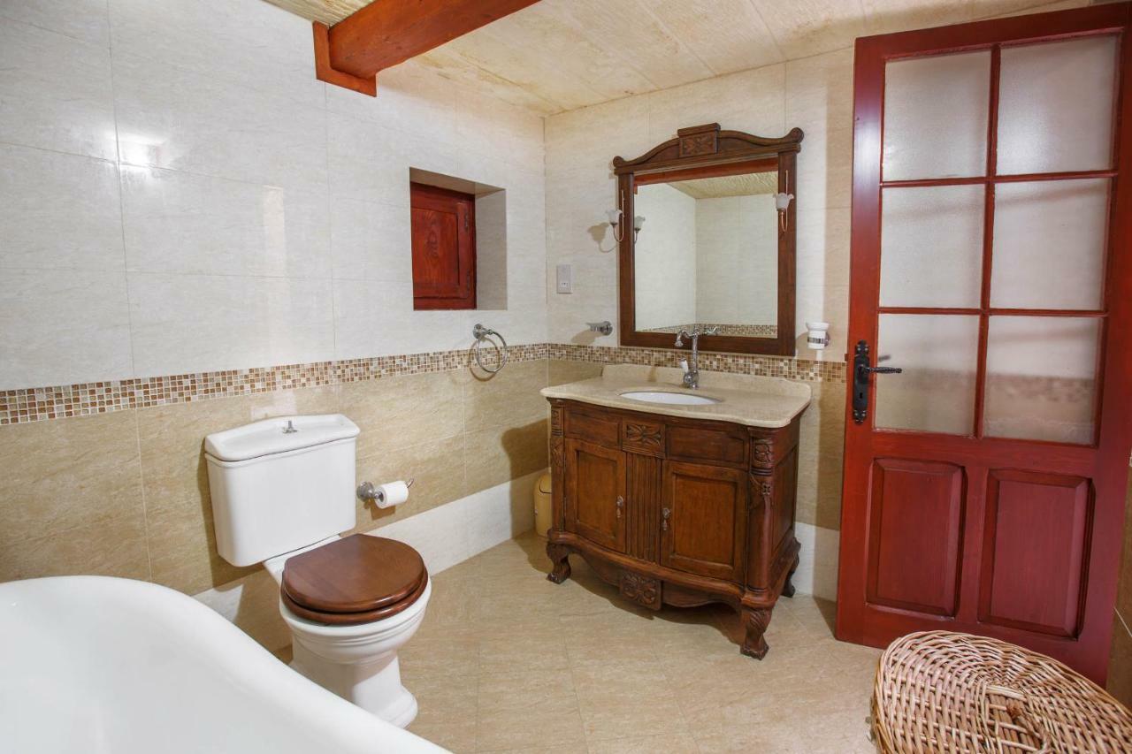 Il-Veduta Holiday Farmhouse With Sunny Private Pool In Island Of Gozo Għarb Eksteriør bilde